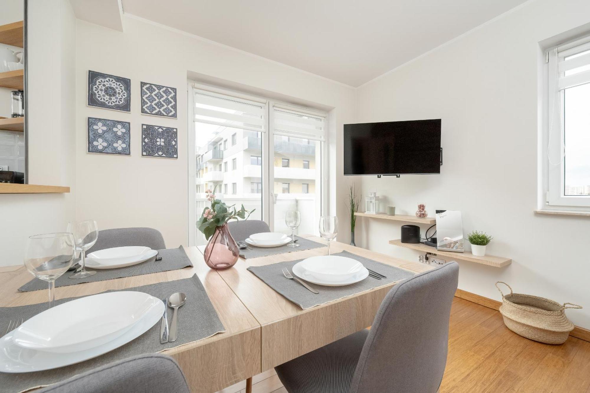 One Bedroom Apartment Nadodrze With Free Garage Wroclaw By Noclegi Renters Exterior photo
