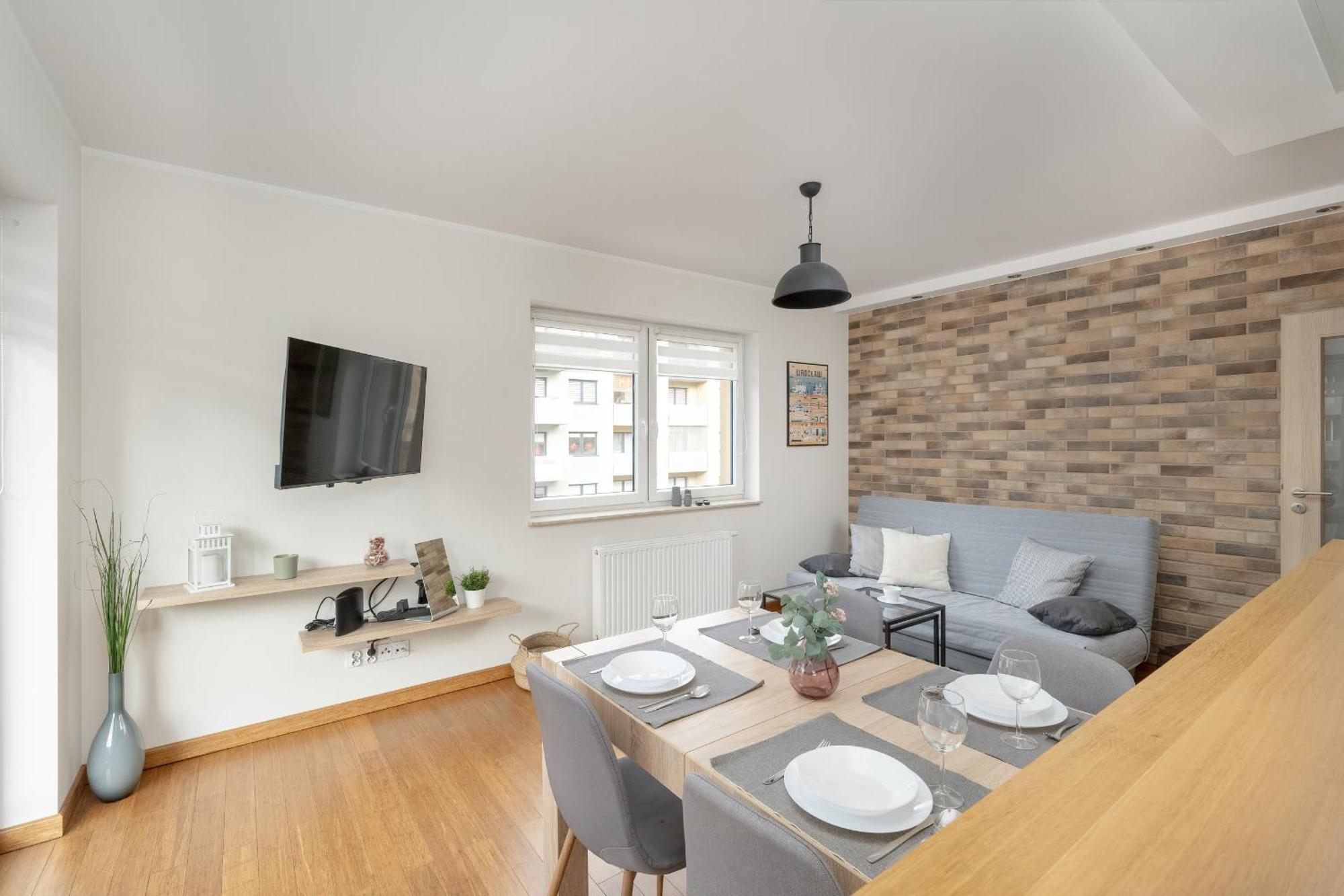 One Bedroom Apartment Nadodrze With Free Garage Wroclaw By Noclegi Renters Exterior photo